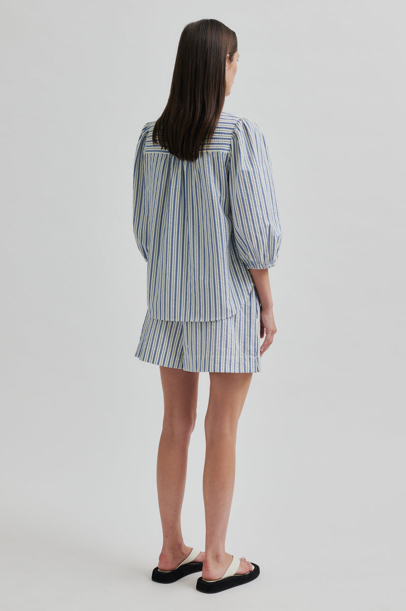 Serifa Shorts